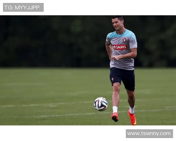 高清九宫格足球球星壁纸合集展现传奇球员风采与激情时刻 高清九宫格足球球星壁纸合集展现传奇球员风采与激情时刻