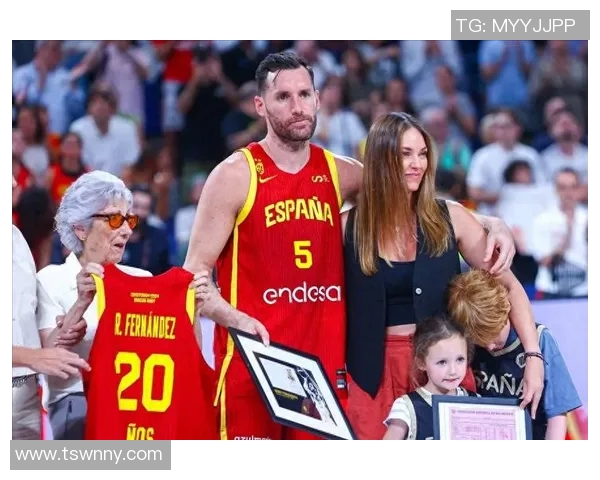 足球球星约会女友内幕揭秘 揭开明星爱情生活的真实面纱